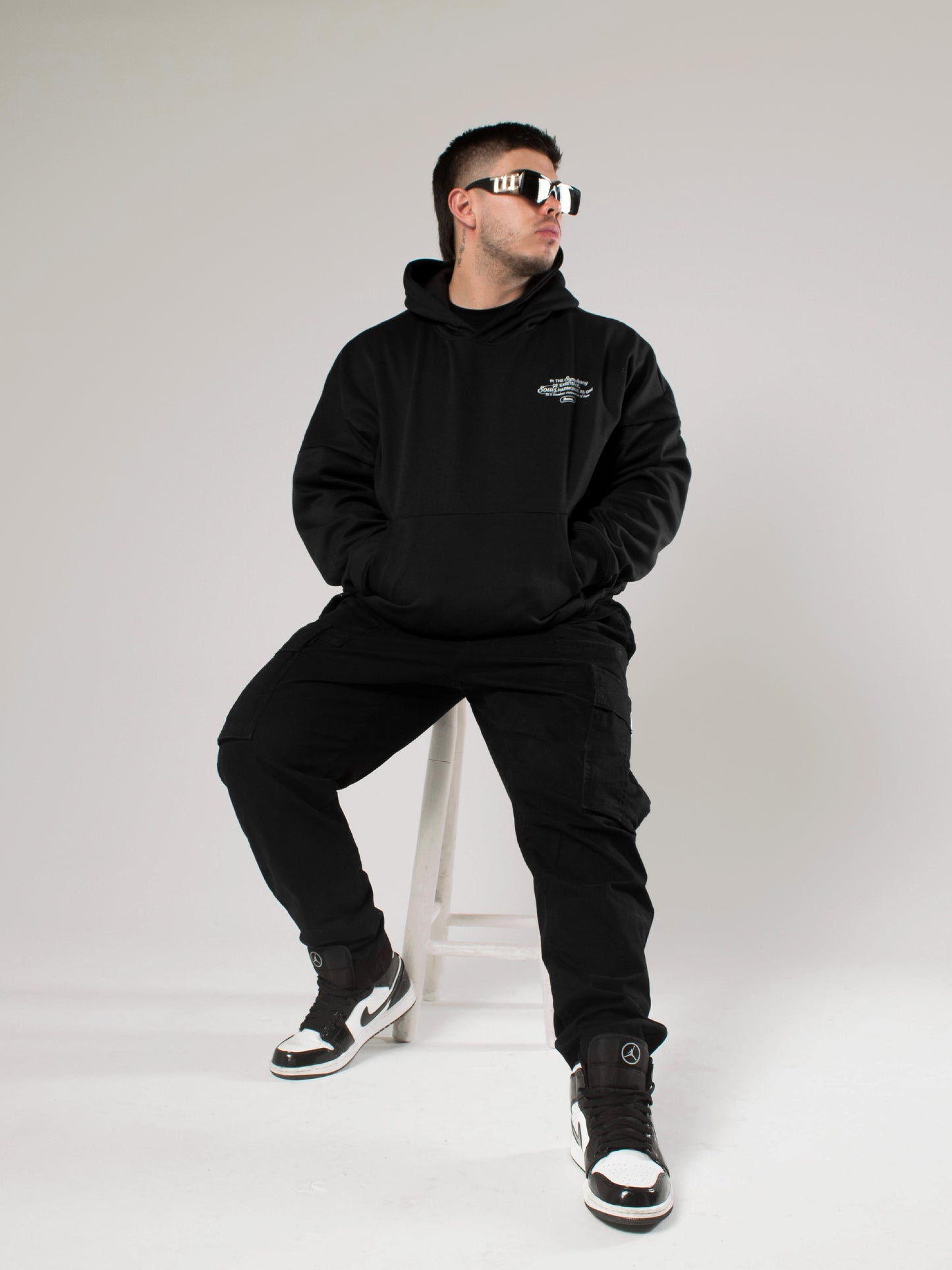 Ropa negra para hombre